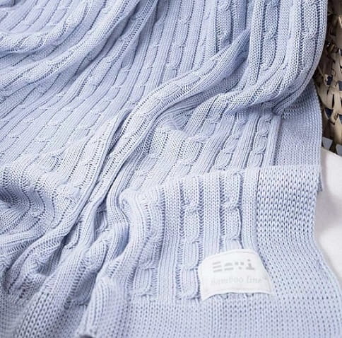 Bambusdecke mit Zopfmuster EEVI hellblau